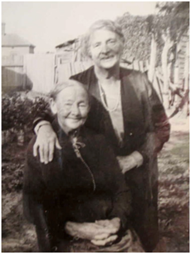 Elizabeth Freeman (nee Brown) and we believe to be Maria Freeman sitting